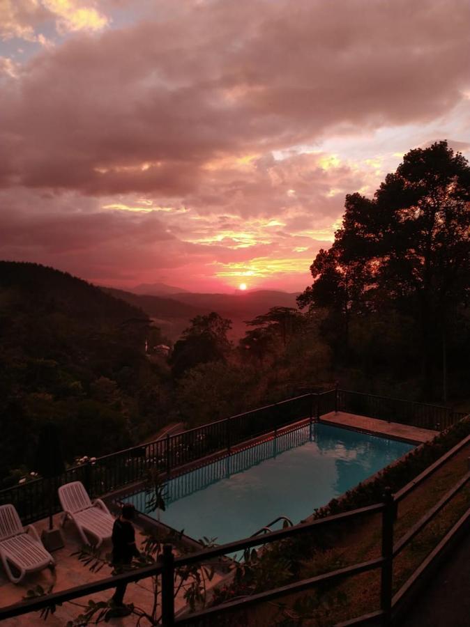 Hotel The Grand Hills Kandy Exterior foto